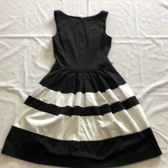 White House Black Market dress size 4 - Picture 9 of 9